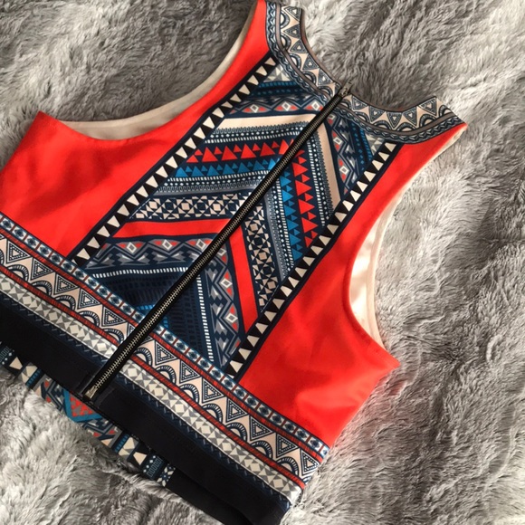 MULTI COLORED PRINT CROP TOP - Picture 2 of 3